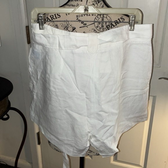 J. McGlaughlin White Linen Button-Front Shorts Tie and Side Pockets Sz 14  nwt - Picture 5 of 7